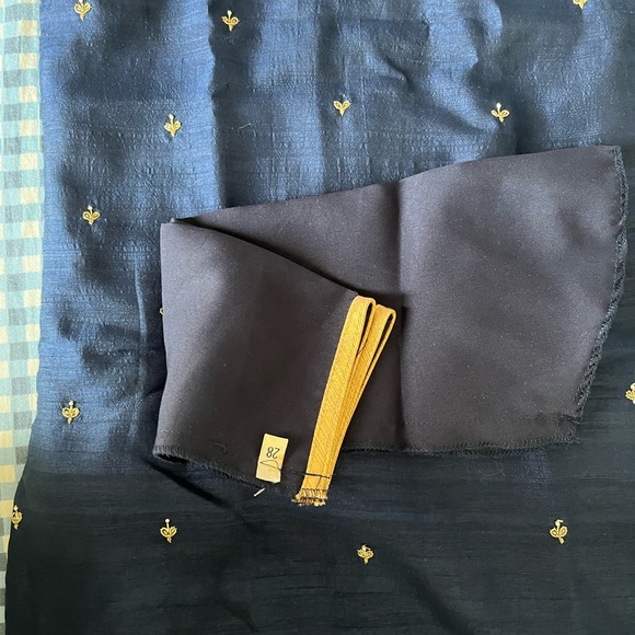 Girls Ethnic wear - Picture 8 of 11